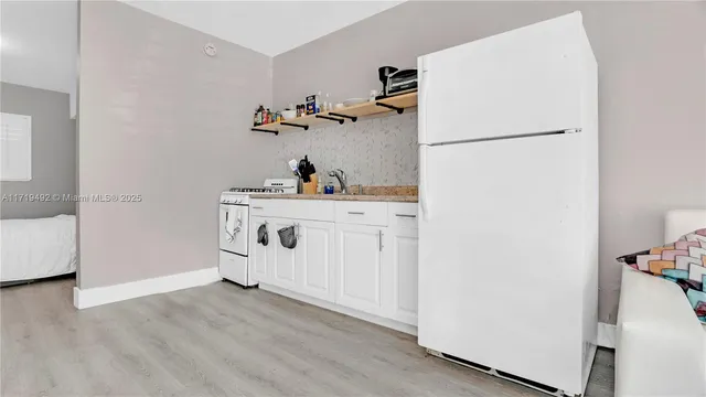 $1,850 | 4201 Indian Creek Drive, Unit 4, Miami Beach, FL 33140