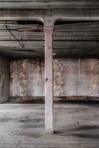 a picture of a bench in the window