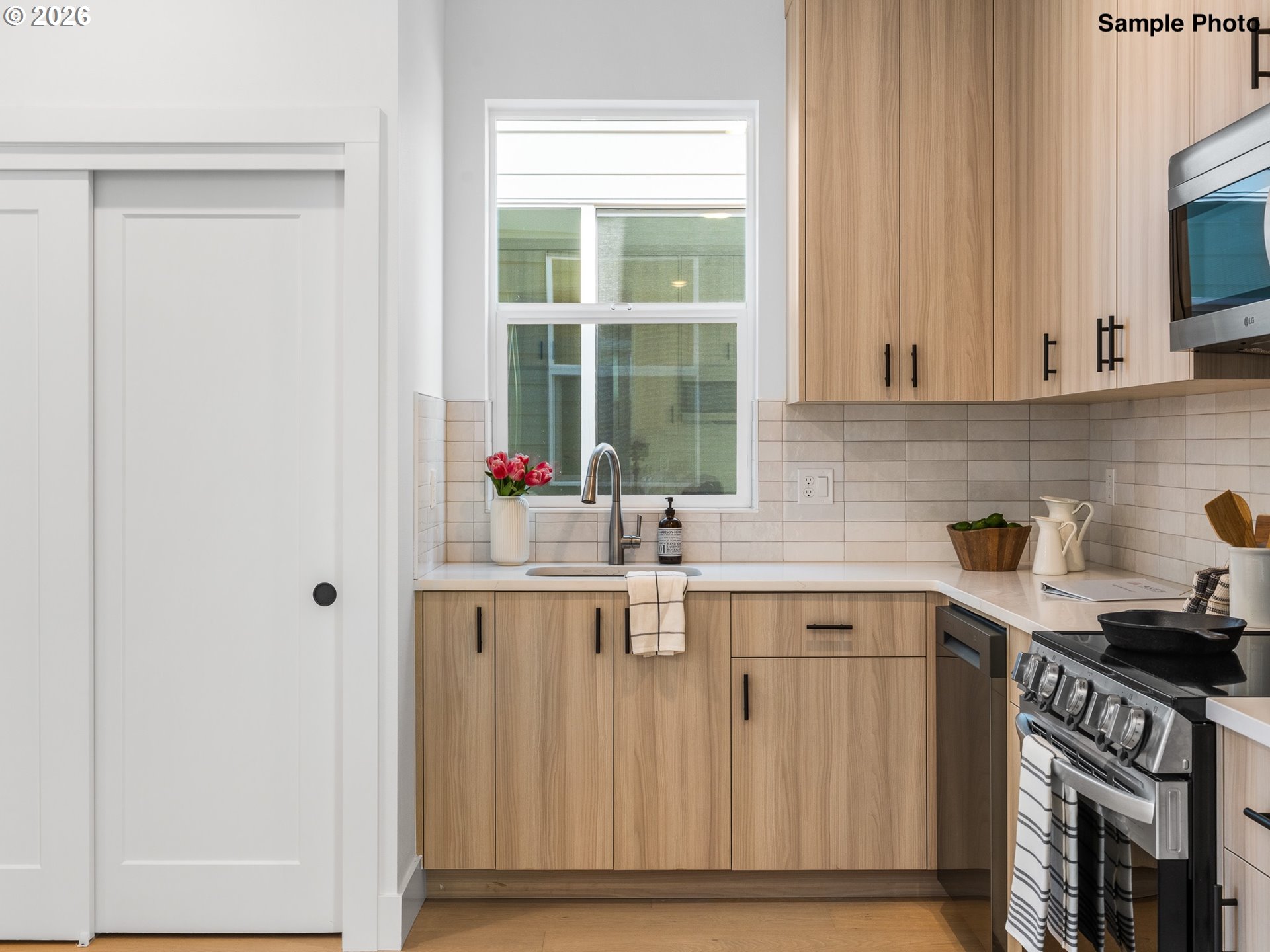 4372 Northeast Going Street Portland, OR 97218 - Photo 6 of 18