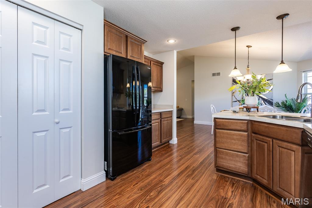 427 East Donnewald Street Worden, IL 62097 - Photo 2 of 33