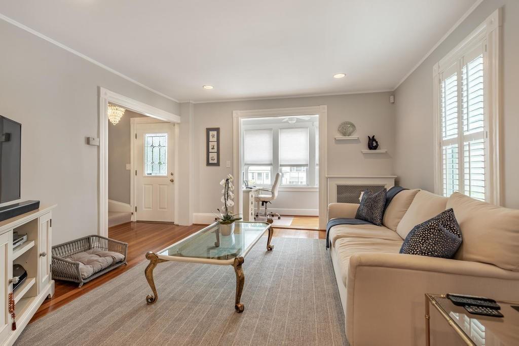 25 Lodge Road Swampscott, MA 01907 - Photo 4 of 26 Gallery Image 4