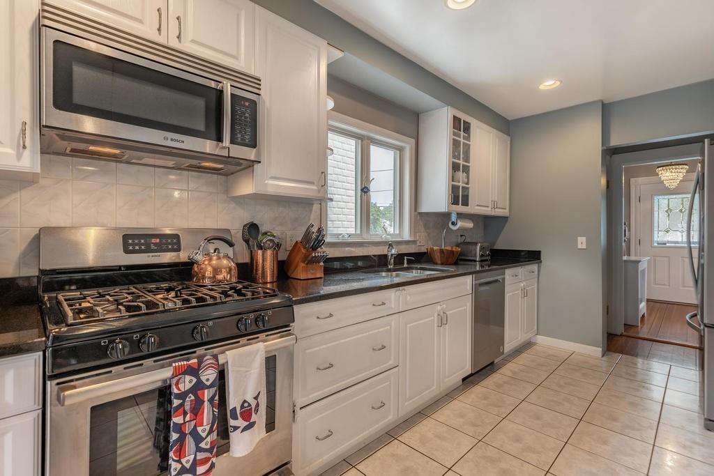 25 Lodge Road Swampscott, MA 01907 - Photo 9 of 26 Gallery Image 9