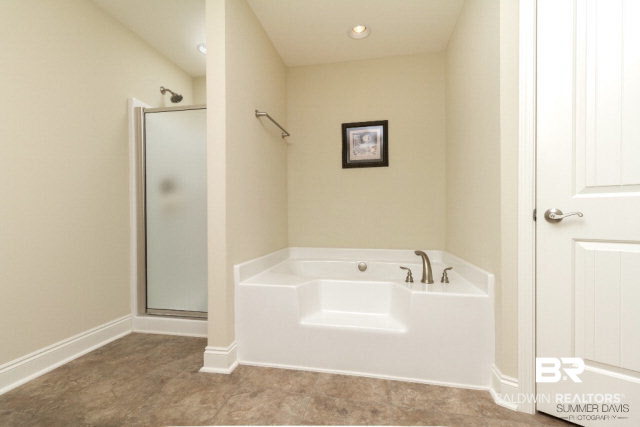 579 Fulton Loop Foley, AL 36535 - Photo 8 of 19 Master Bathroom