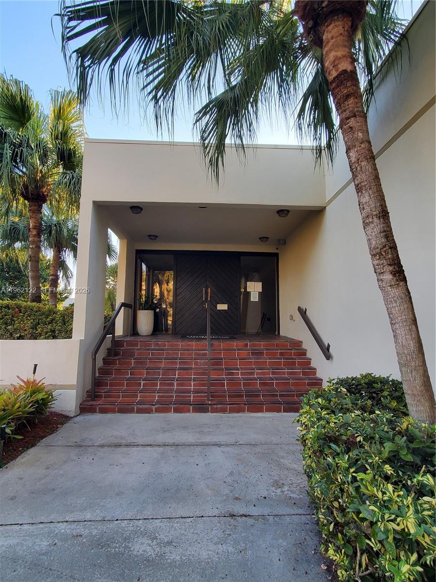 8075 Southwest 107th Avenue, Unit 121 Miami, FL 33173 - Photo 9 of 13 Club House