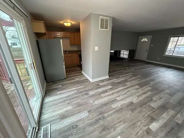 $209,000 | 3400 Seine Court, Hazel Crest, IL 60429