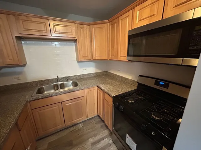 $209,000 | 3400 Seine Court, Hazel Crest, IL 60429