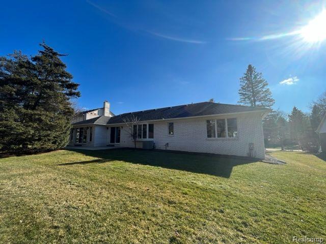 1042 Springwood Lane Rochester, MI 48309 - Photo 3 of 15