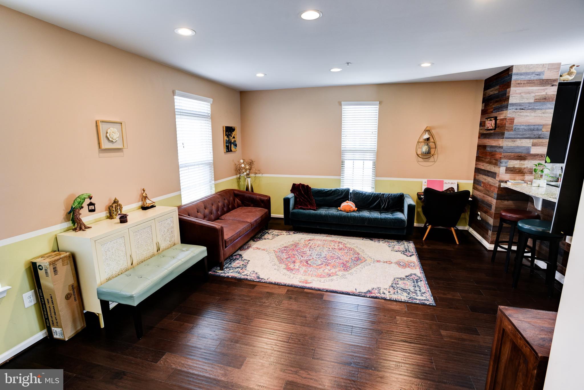 14301 Ridge View Lane Laurel, MD 20707 - Photo 6 of 41 Living Room