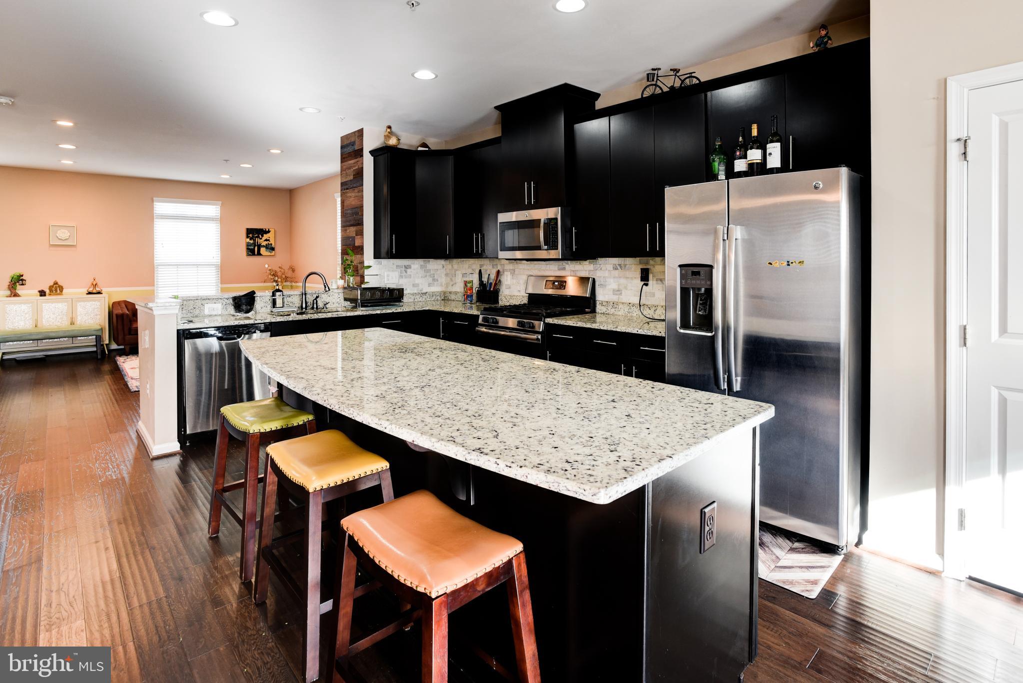 14301 Ridge View Lane Laurel, MD 20707 - Photo 7 of 41 Extra Large Breakfast Bar