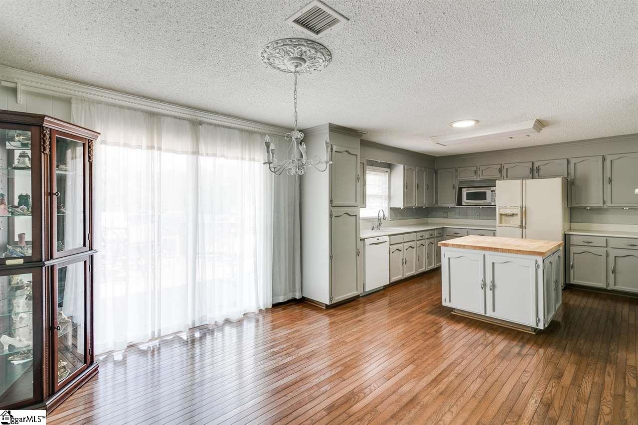 314 Tot Howell Road Greer, SC 29651 - Photo 14 of 36