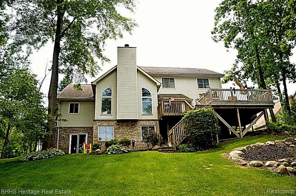 1465 Remsing Street Hartland, MI 48353 - Photo 2 of 27 Edit_063.jpg