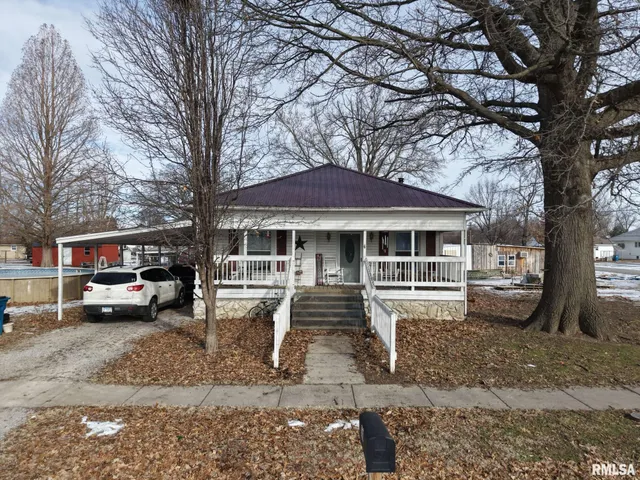 $49,900 | 106 East North Street, Sesser, IL 62884