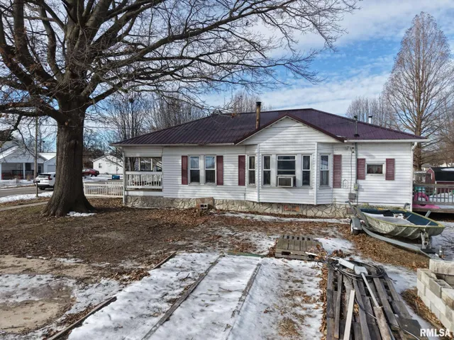 $49,900 | 106 East North Street, Sesser, IL 62884