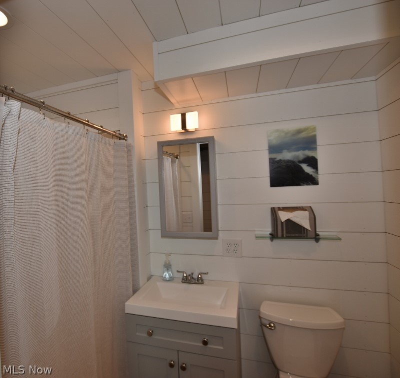 7159 Gopher Road Southwest Dellroy, OH 44620 - Photo 32 of 47 Ground floor bathroom