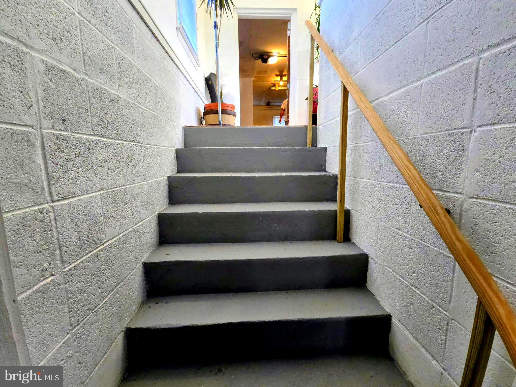 8445 North Old State Road Lincoln, DE 19960 - Photo 22 of 32 a view of entryway