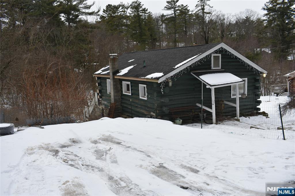 71 Dockerty Hollow Road West Milford, NJ 07480 - Photo 3 of 4