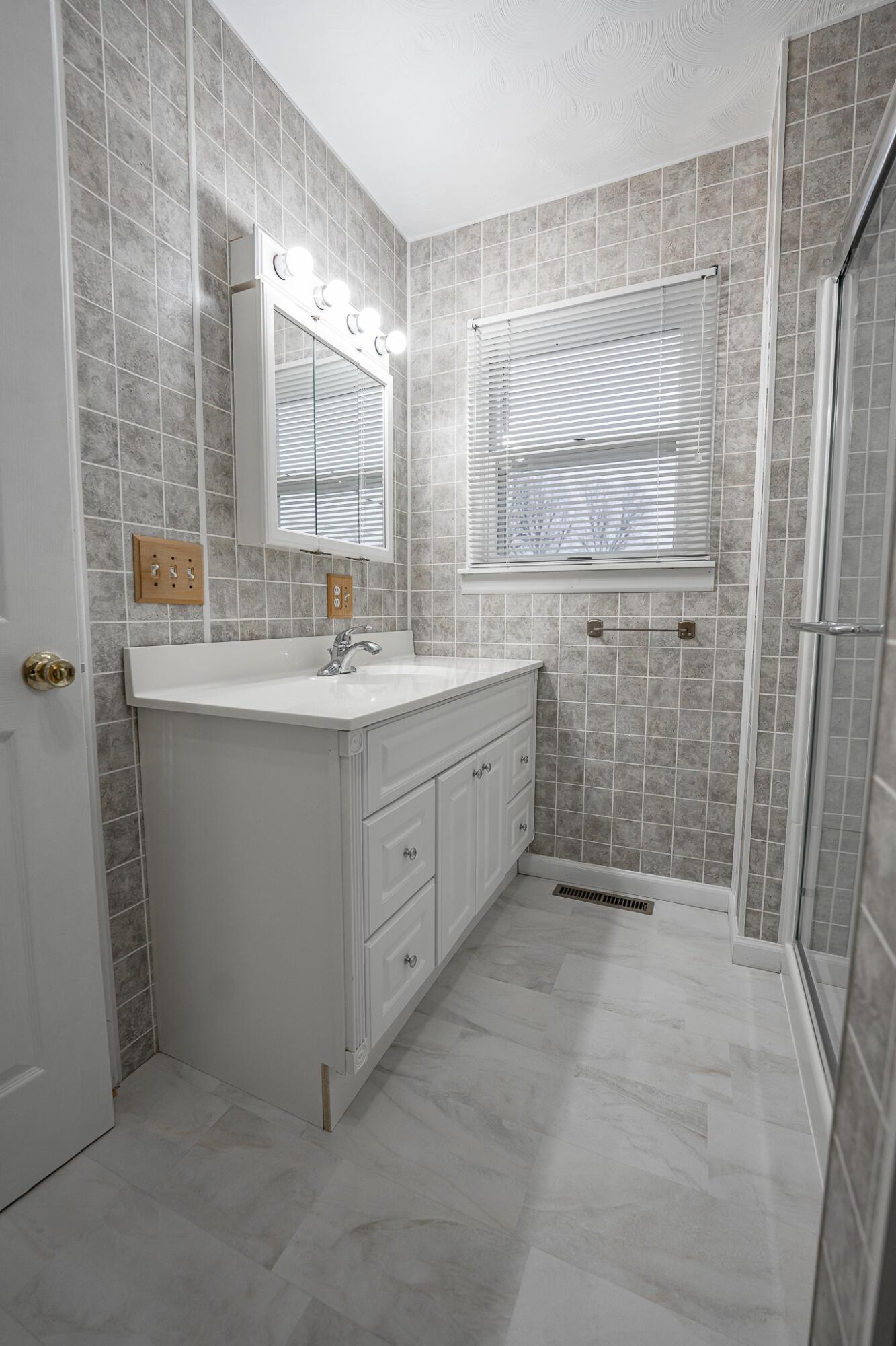 360 Midland Road Chillicothe, OH 45601 - Photo 37 of 68 1-25