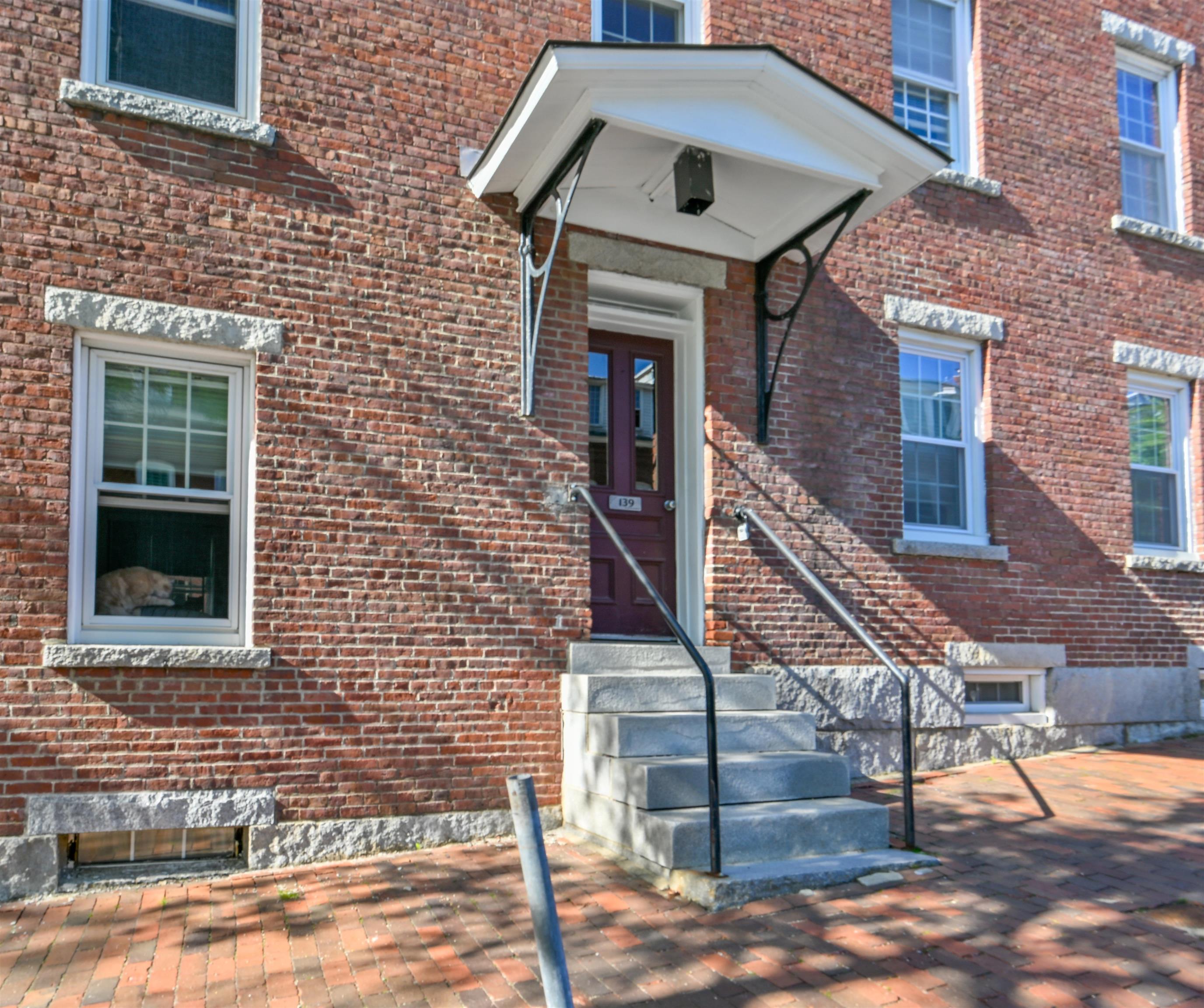 139 West Merrimack Street, Unit 3 Manchester, NH 03101 - Photo 3 of 32