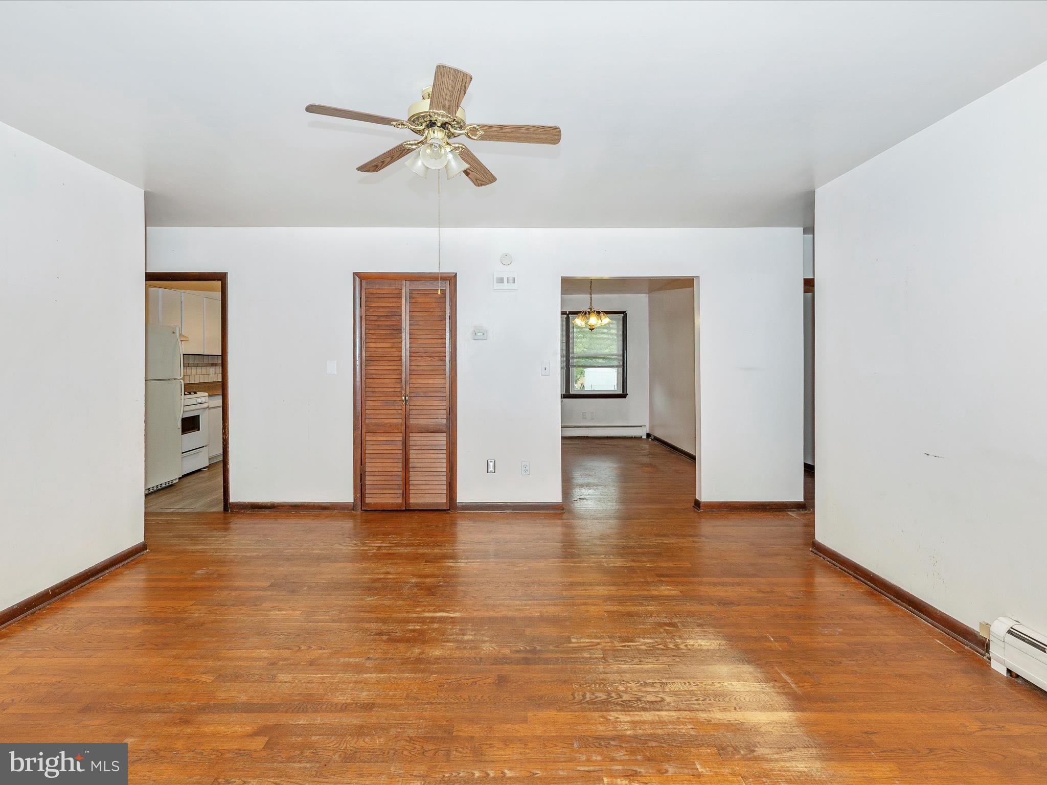 3 Mountain View Circle Thurmont, MD 21788 - Photo 13 of 64 Living Room