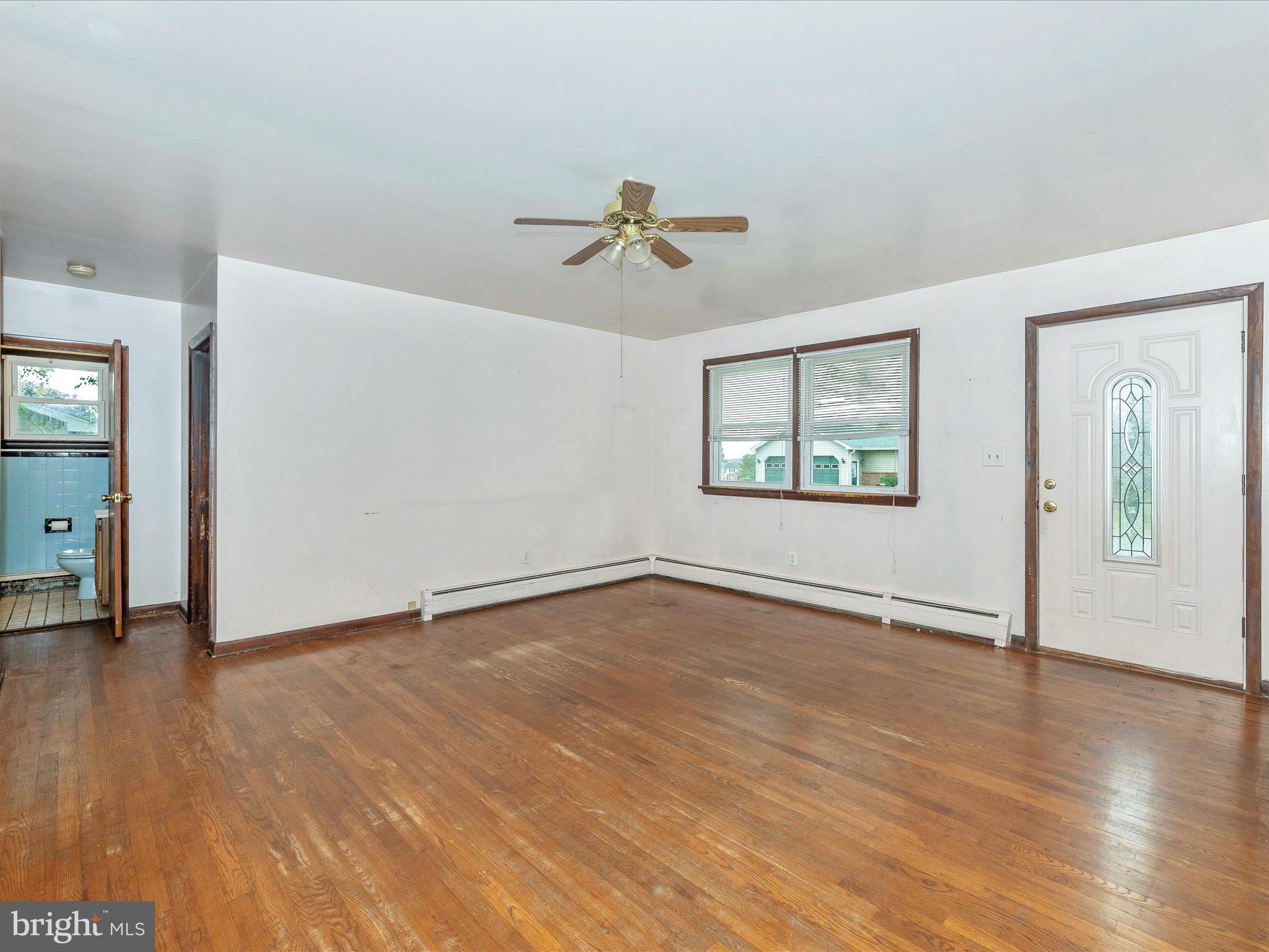 3 Mountain View Circle Thurmont, MD 21788 - Photo 9 of 64 Living Room