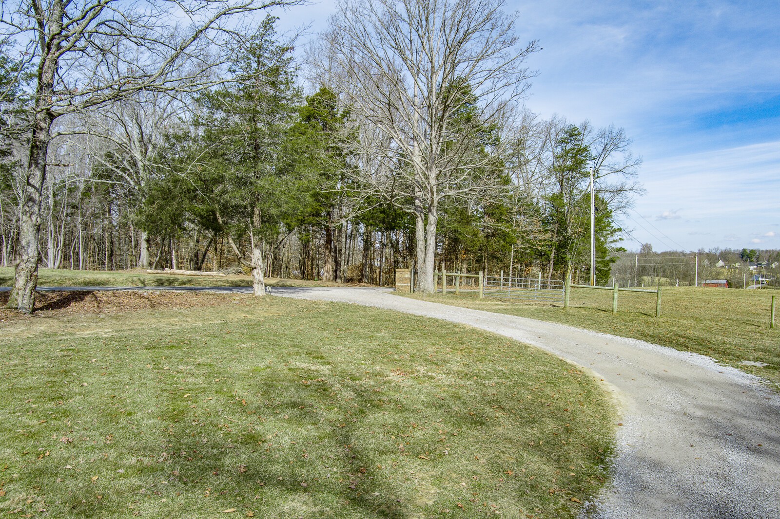 4250 Moss Road Baxter, TN 38544 - Photo 19 of 69 a view of outdoor space with deck and trees