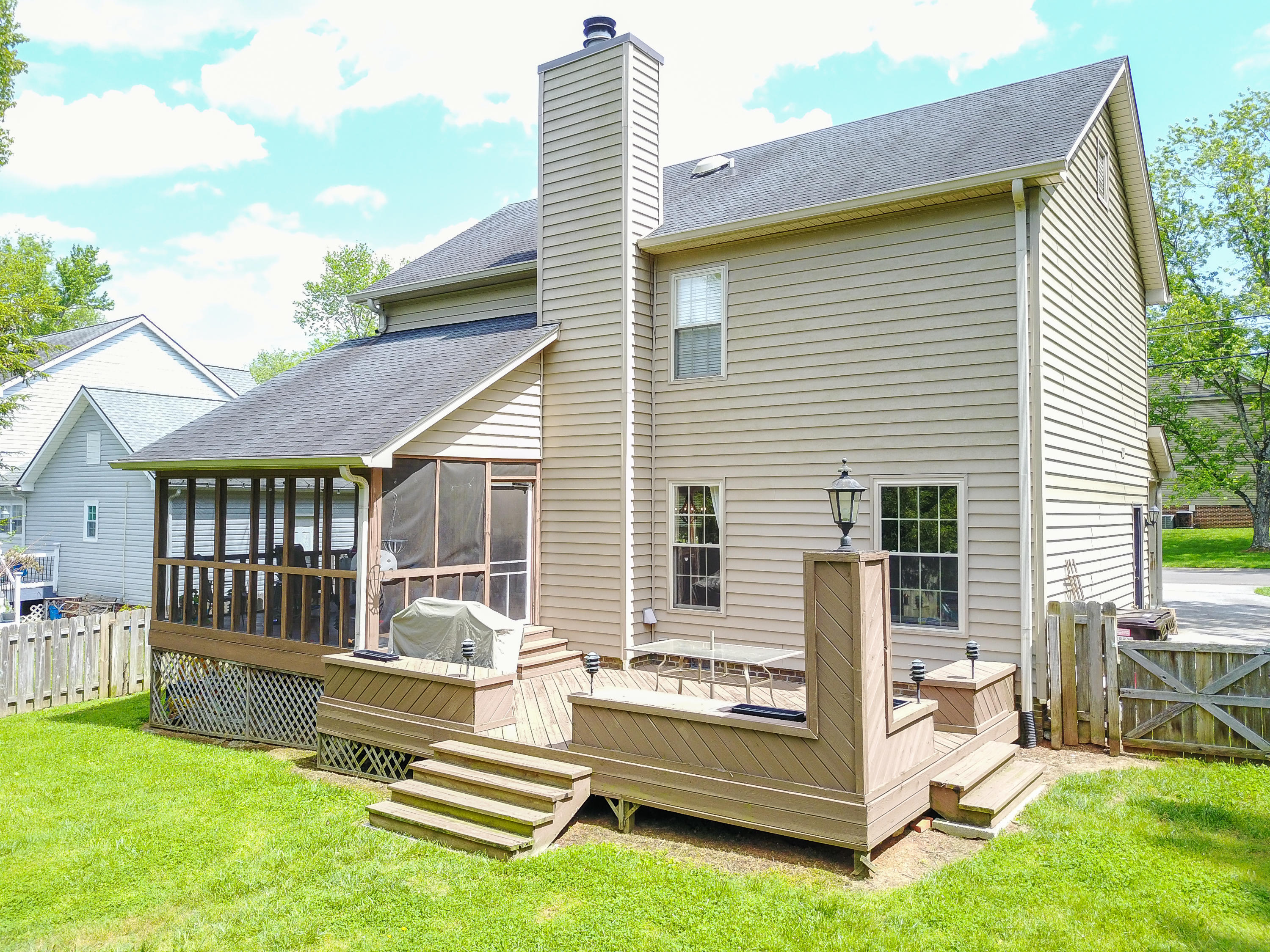 8917 Colchester Ridge Road Knoxville, TN 37922 - Photo 2 of 39 8917 Colchester Ridge Rd