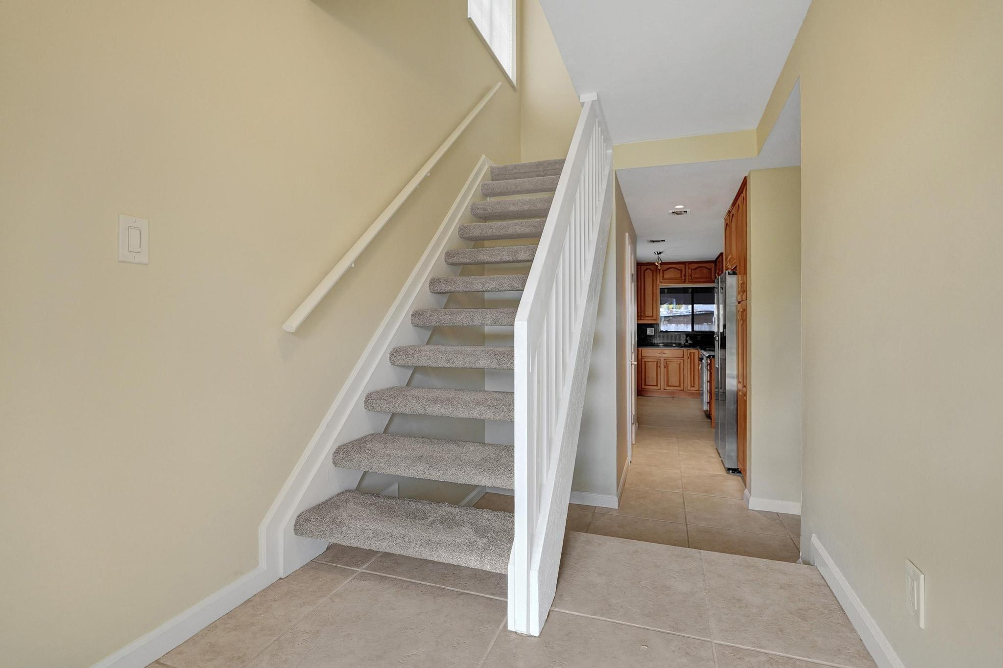 5425 Cleveland Road Delray Beach, FL 33484 - Photo 2 of 39 a view of entryway and hall