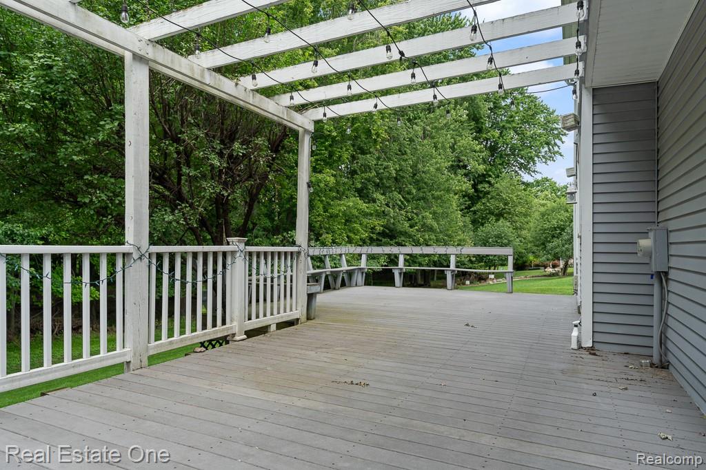 1377 Barneswood Lane Rochester, MI 48306 - Photo 5 of 39 1377 Barneswood_MLS-004 - Copy.jpg