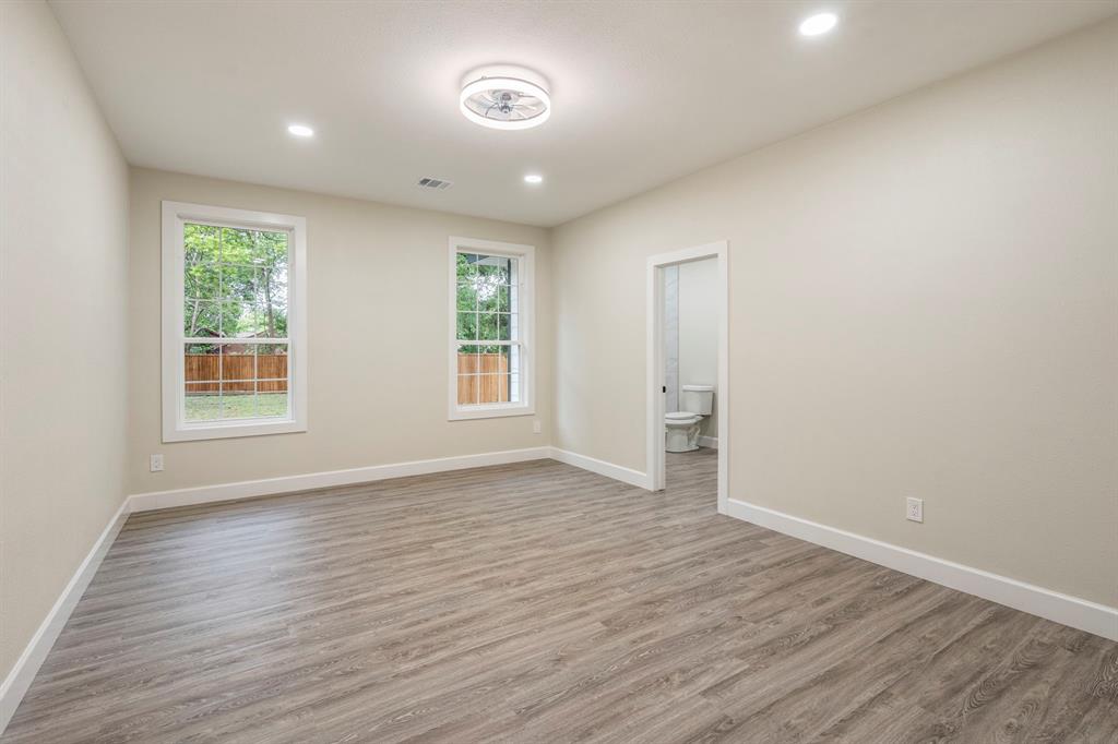 518 South Cockrell Hill Road Cockrell Hill, TX 75211 - Photo 11 of 24