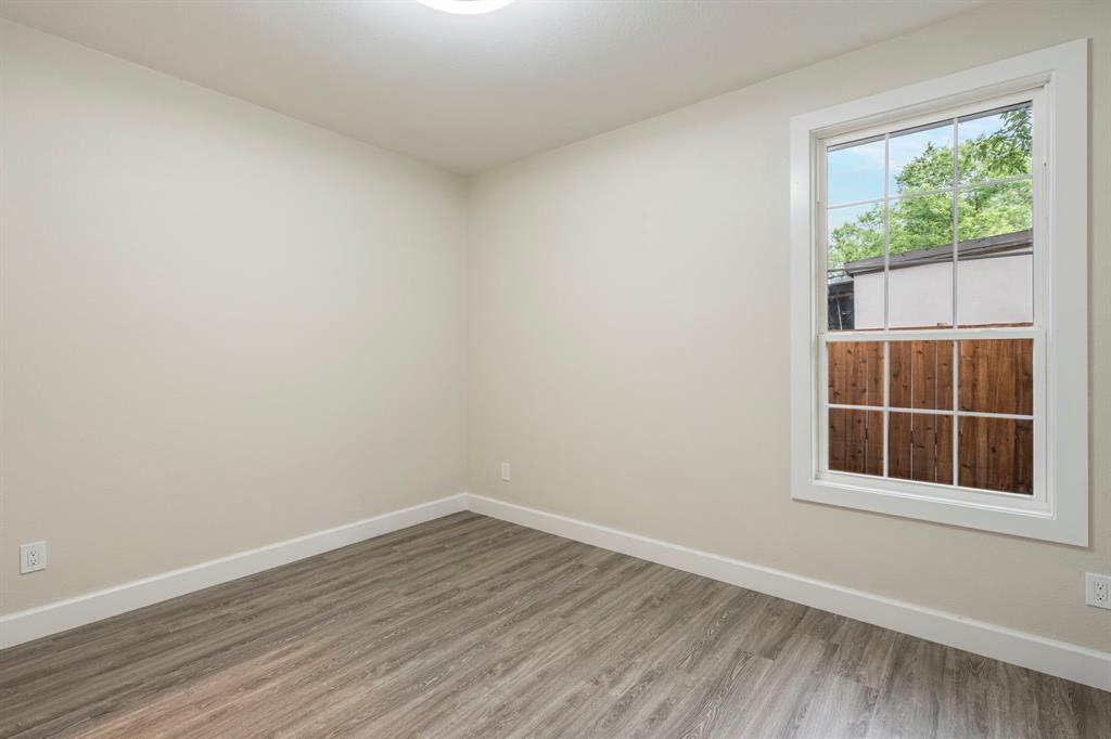 518 South Cockrell Hill Road Cockrell Hill, TX 75211 - Photo 19 of 24