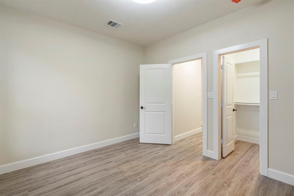 518 South Cockrell Hill Road Cockrell Hill, TX 75211 - Photo 20 of 24