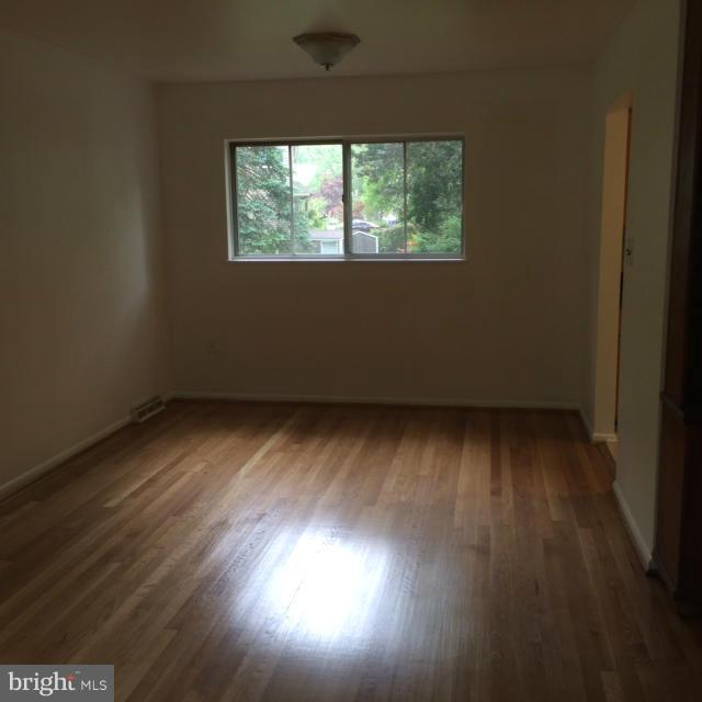 12812 Kilgore Road Silver Spring, MD 20904 - Photo 7 of 19 Living Room