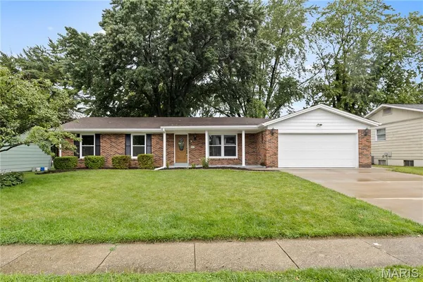 $349,900 | 3317 Town And Country Lane, St. Charles, MO 63301