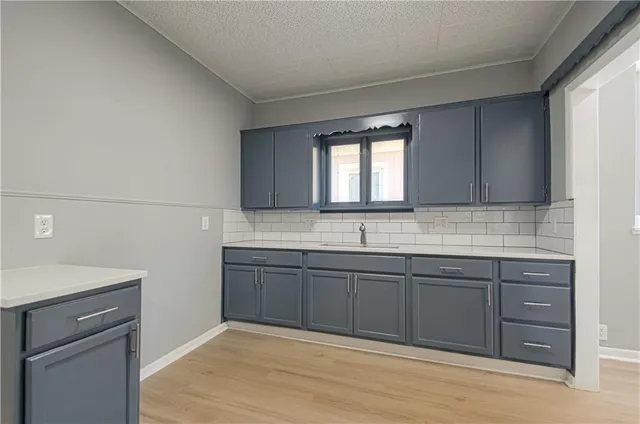 $160,000 | 9 South 20th Street, Kansas City, KS 66102