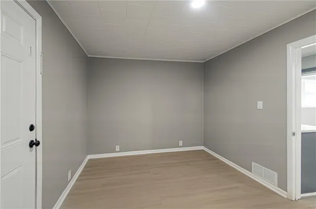 $160,000 | 9 South 20th Street, Kansas City, KS 66102