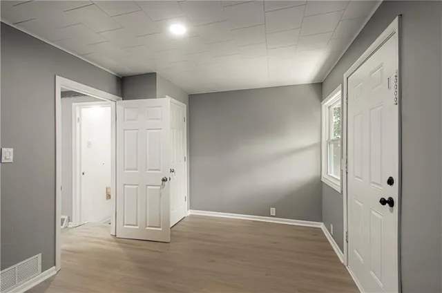 $160,000 | 9 South 20th Street, Kansas City, KS 66102