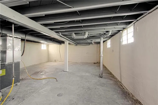 $160,000 | 9 South 20th Street, Kansas City, KS 66102