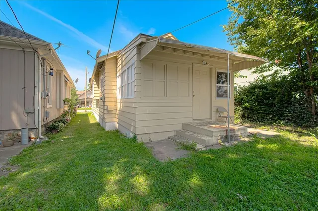 $160,000 | 9 South 20th Street, Kansas City, KS 66102