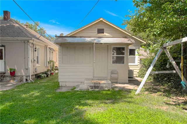 $160,000 | 9 South 20th Street, Kansas City, KS 66102