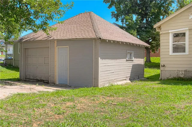 $160,000 | 9 South 20th Street, Kansas City, KS 66102