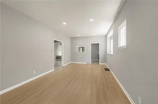 $160,000 | 9 South 20th Street, Kansas City, KS 66102