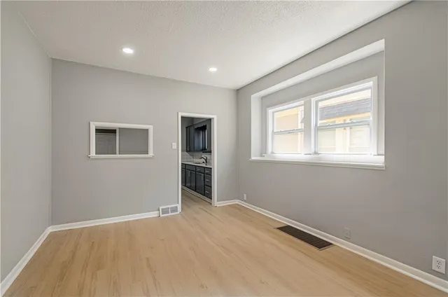$160,000 | 9 South 20th Street, Kansas City, KS 66102