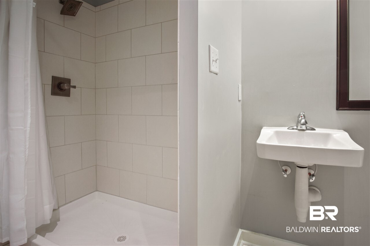 204 Conti Street, Unit 1D Mobile, AL 36602 - Photo 15 of 22