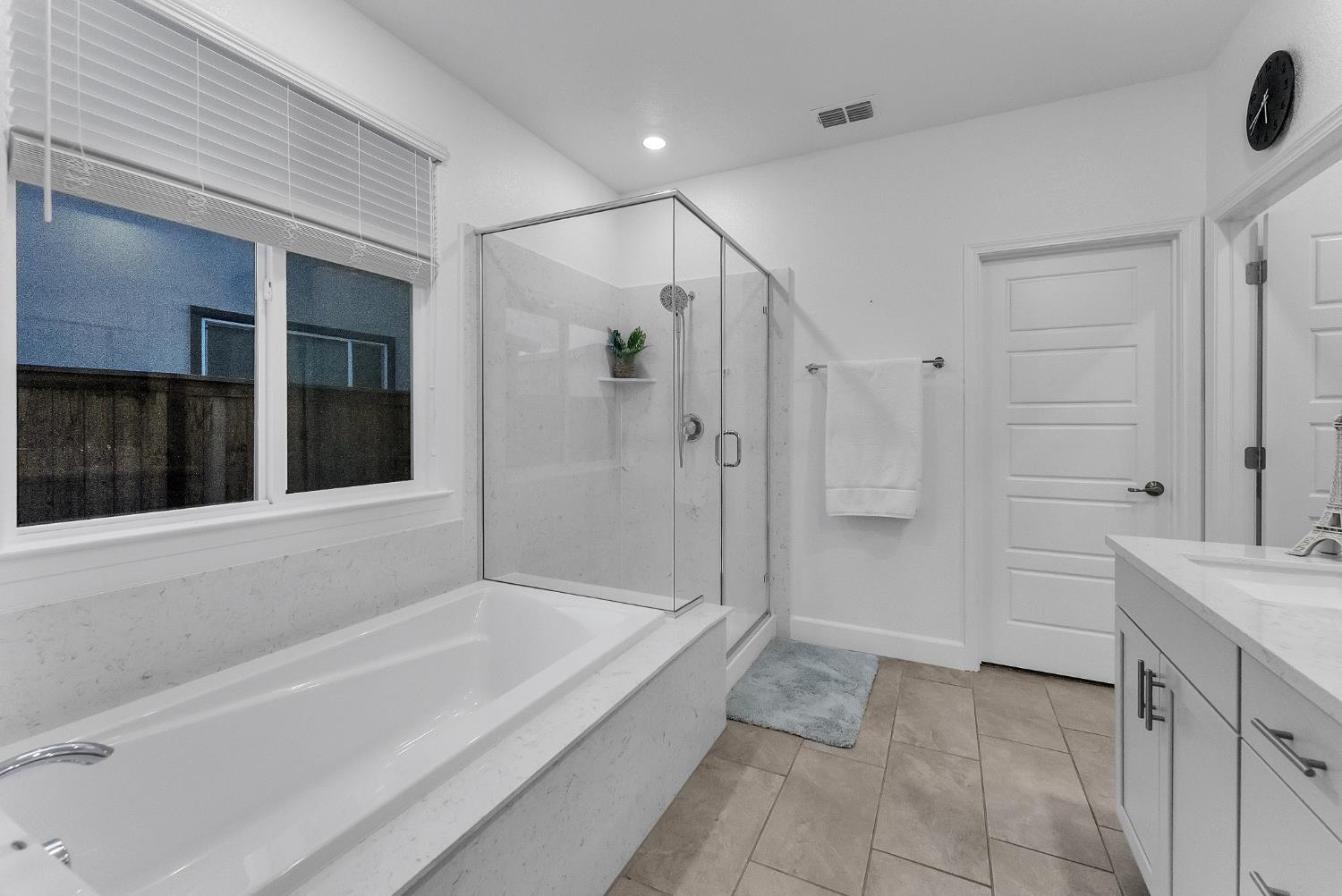 3912 Azul Way Sacramento, CA 95835 - Photo 12 of 52