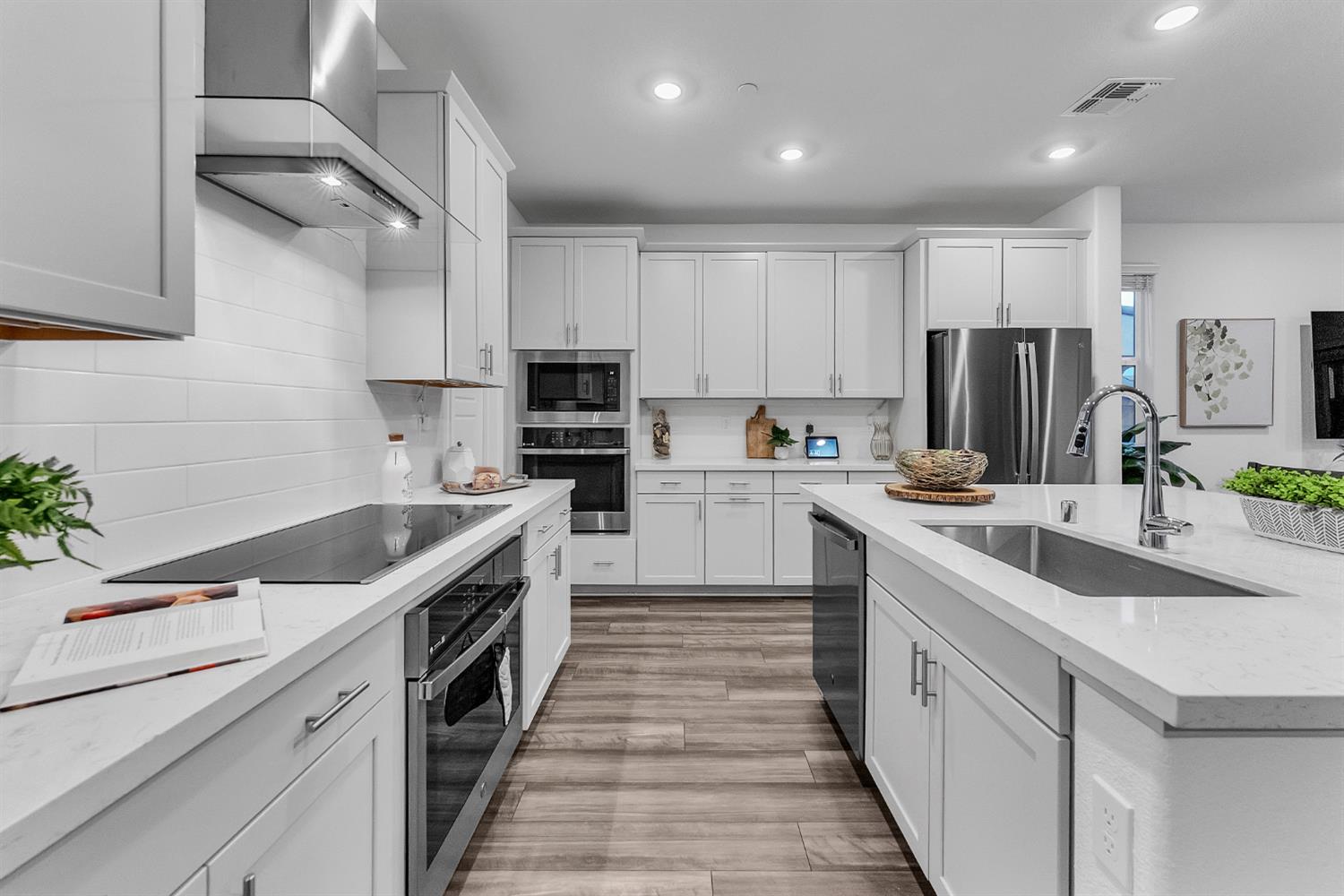 3912 Azul Way Sacramento, CA 95835 - Photo 15 of 52