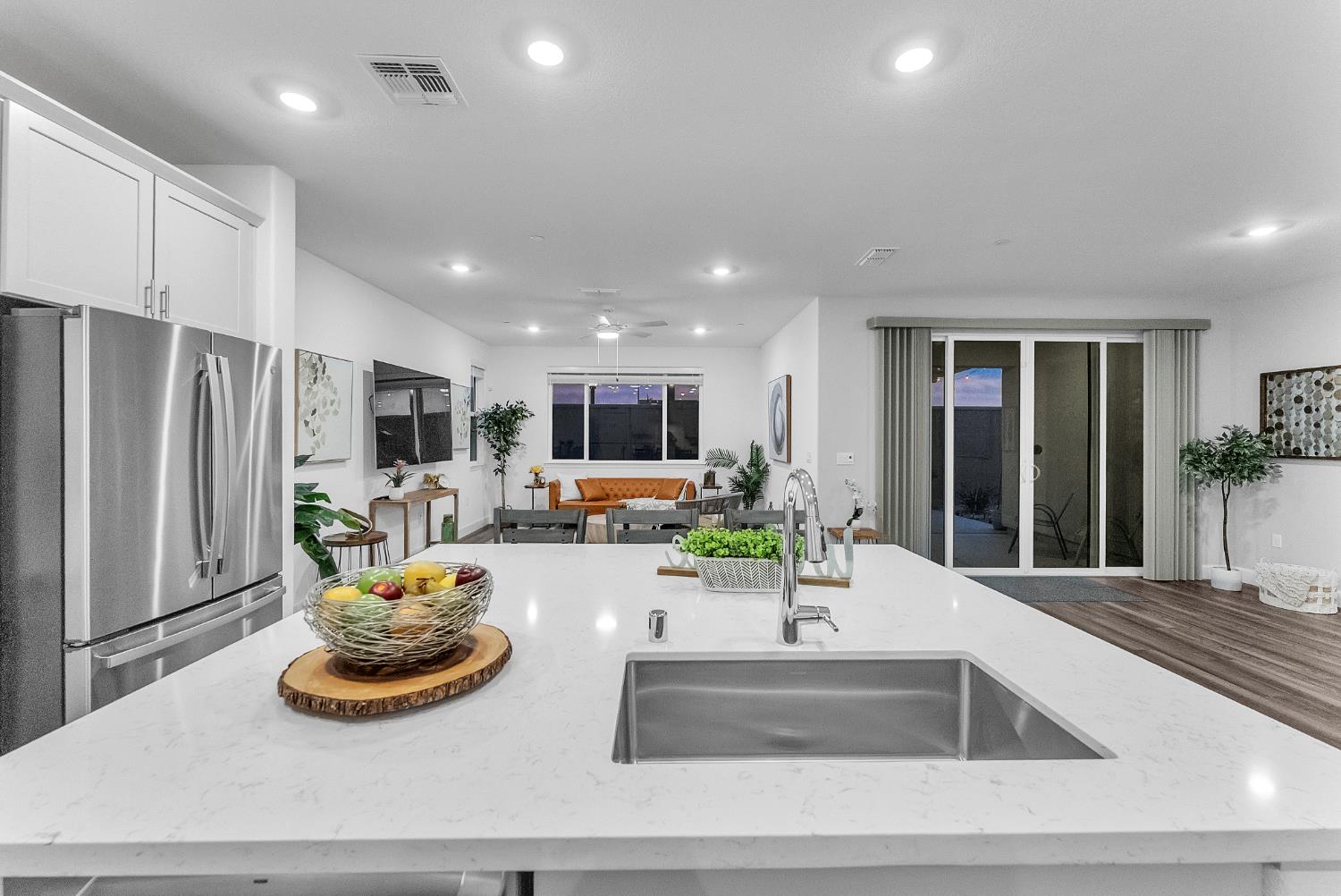 3912 Azul Way Sacramento, CA 95835 - Photo 16 of 52