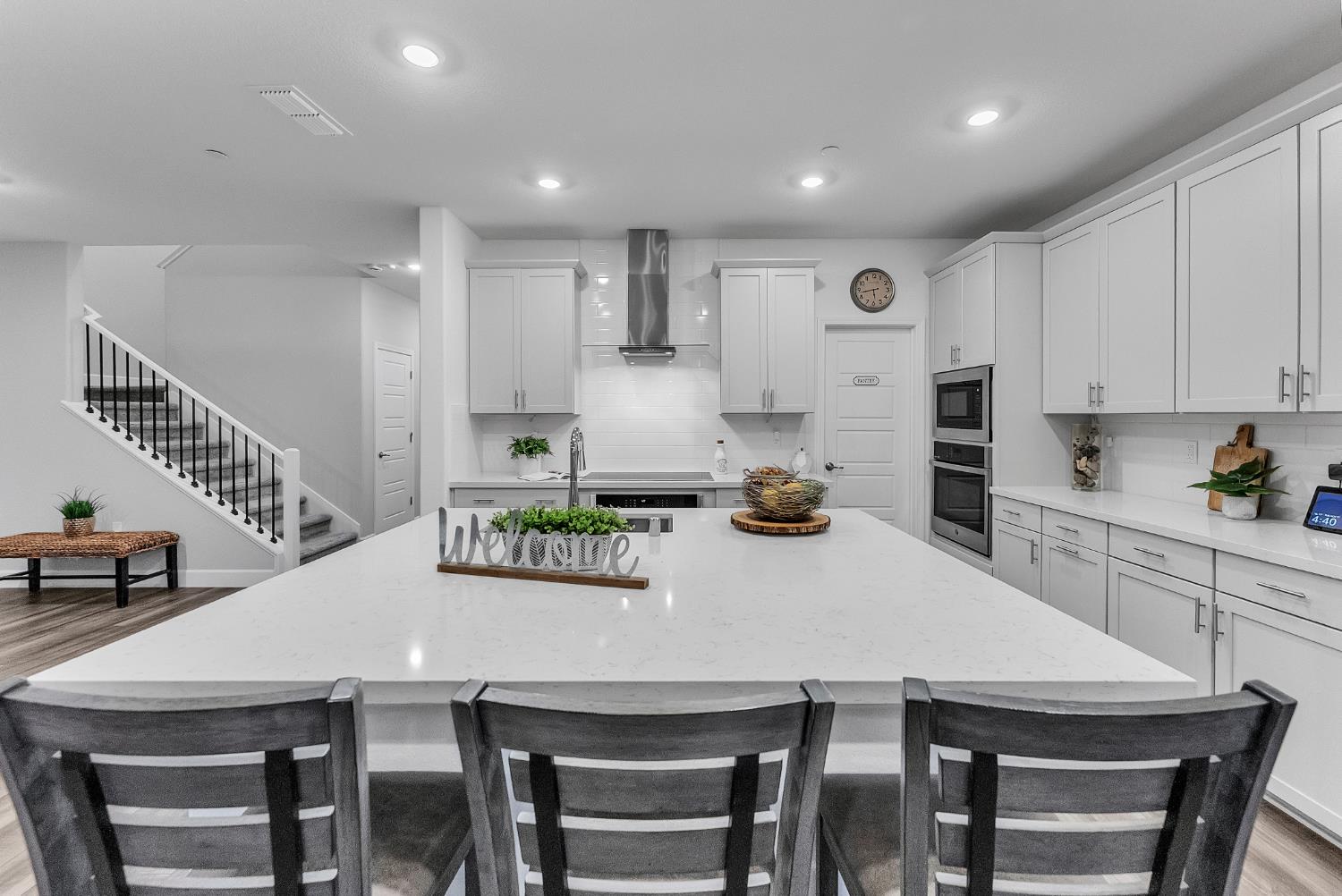 3912 Azul Way Sacramento, CA 95835 - Photo 3 of 29