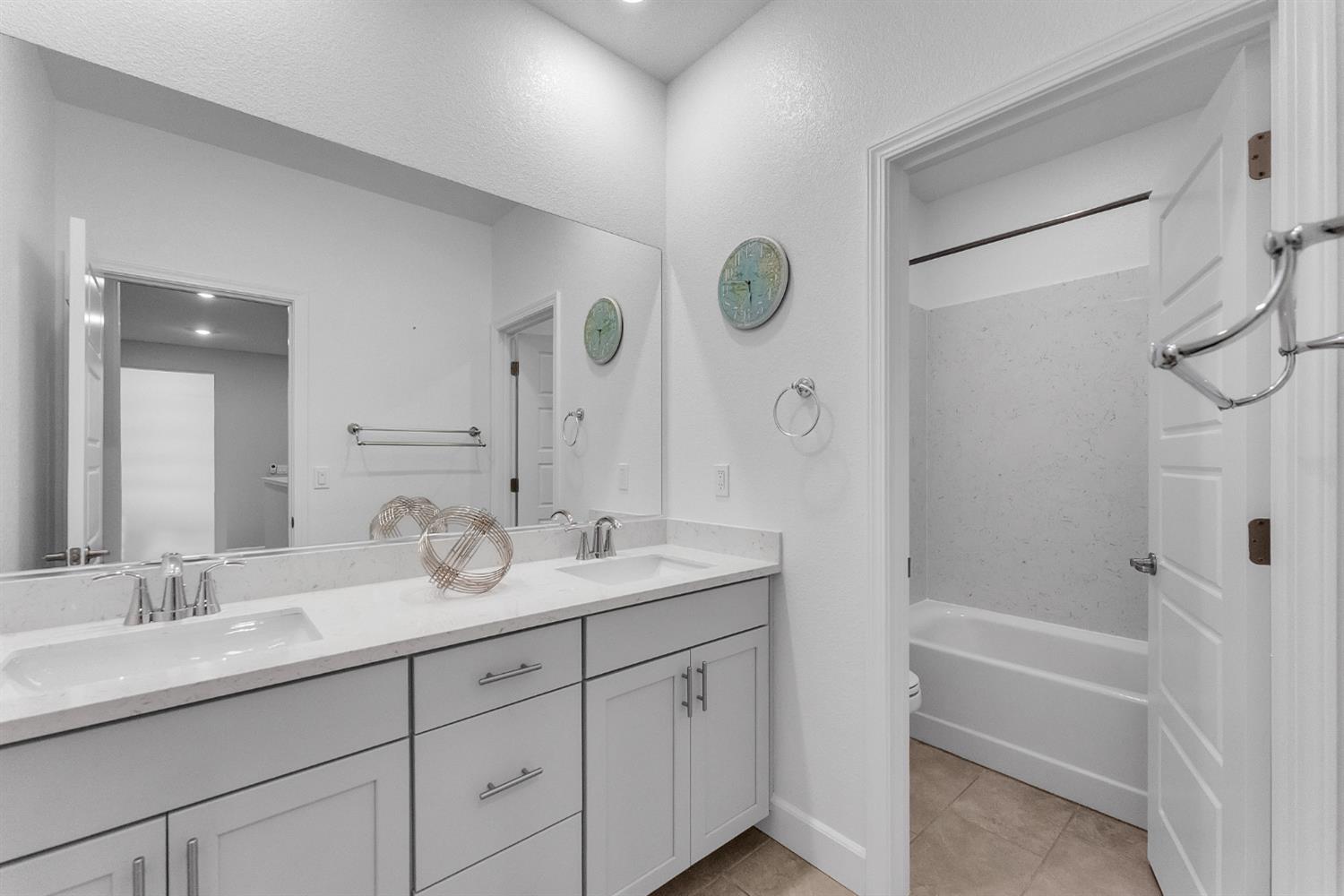 3912 Azul Way Sacramento, CA 95835 - Photo 33 of 52