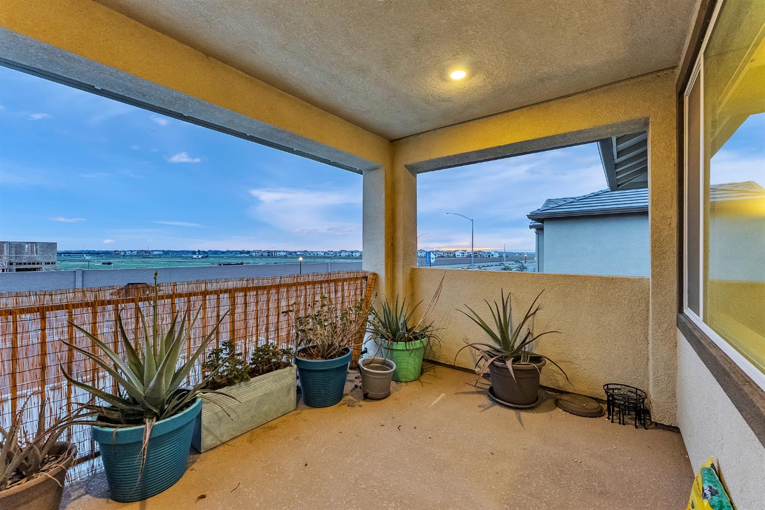 3912 Azul Way Sacramento, CA 95835 - Photo 38 of 52