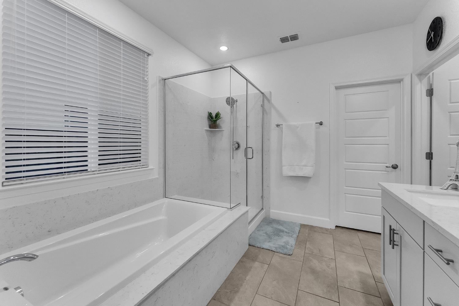 3912 Azul Way Sacramento, CA 95835 - Photo 8 of 29
